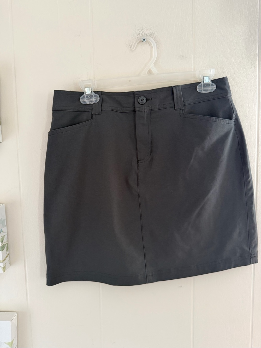 Size 6 Eddie Bauer Gray Women's Skort with Front Pockets
